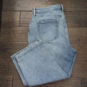 Old Navy cropped wide leg light wash jeans Sz 16 Petite.